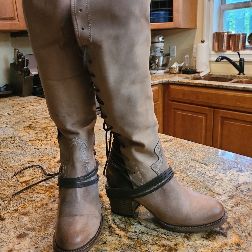 NWOT Freebird by Steven boots